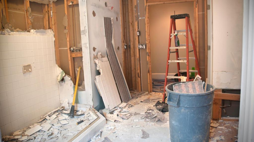 Interior gut demolition safety: Make “demo day” safe in occupied homes